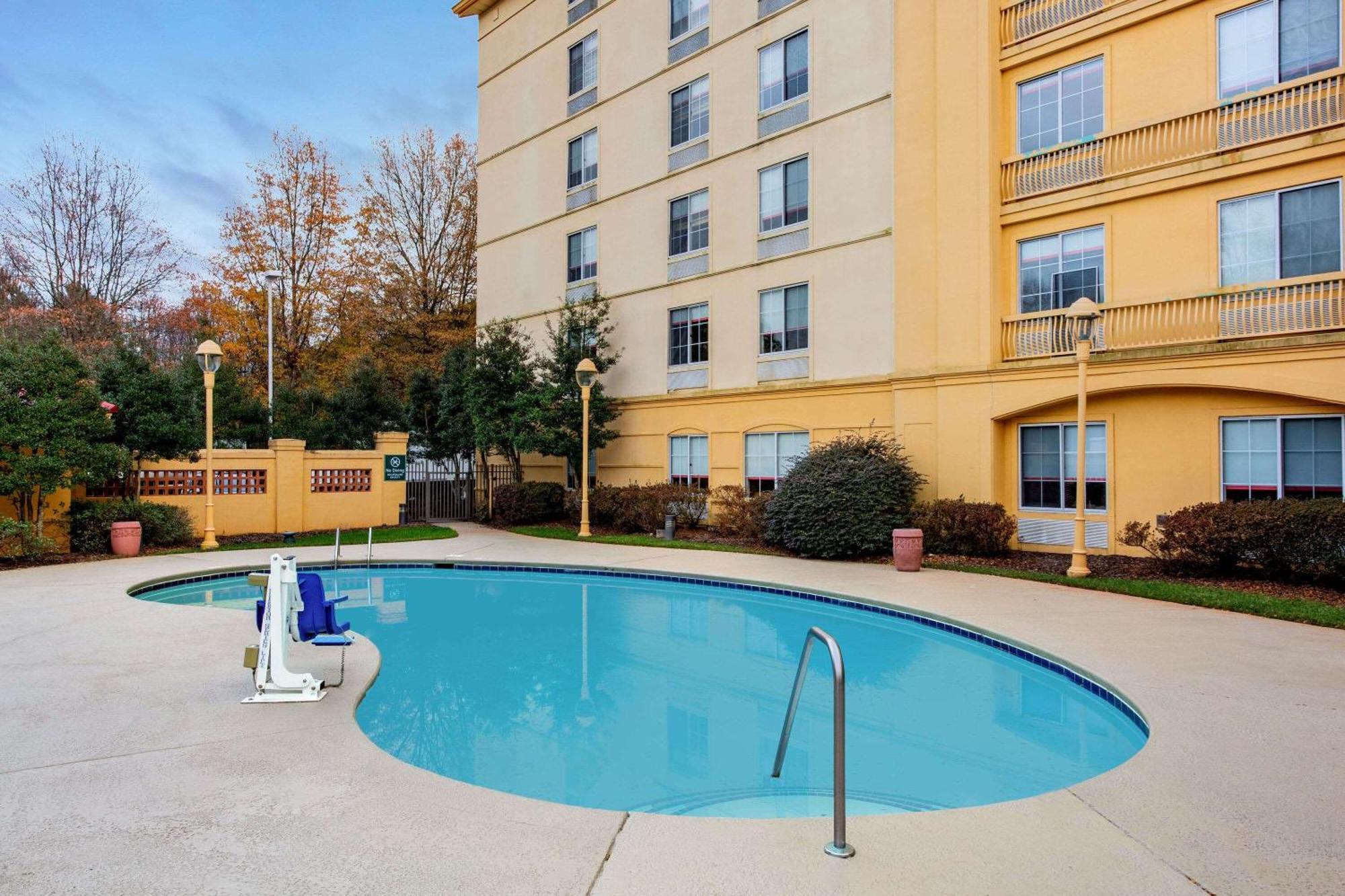 La Quinta By Wyndham Raleigh/Durham Southpoint Hotell Exteriör bild